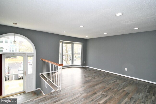 Building Photo - 14724 McKnew Rd