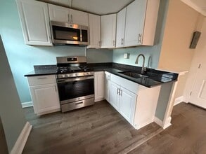 Building Photo - 22 Pomeroy Ave