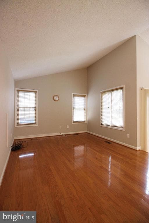 Building Photo - 234 E Juniper Ave