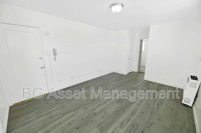 Foto del edificio - 2039 MacArthur Blvd