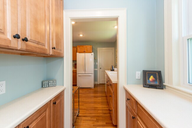 Pantry - 105 Lynde St