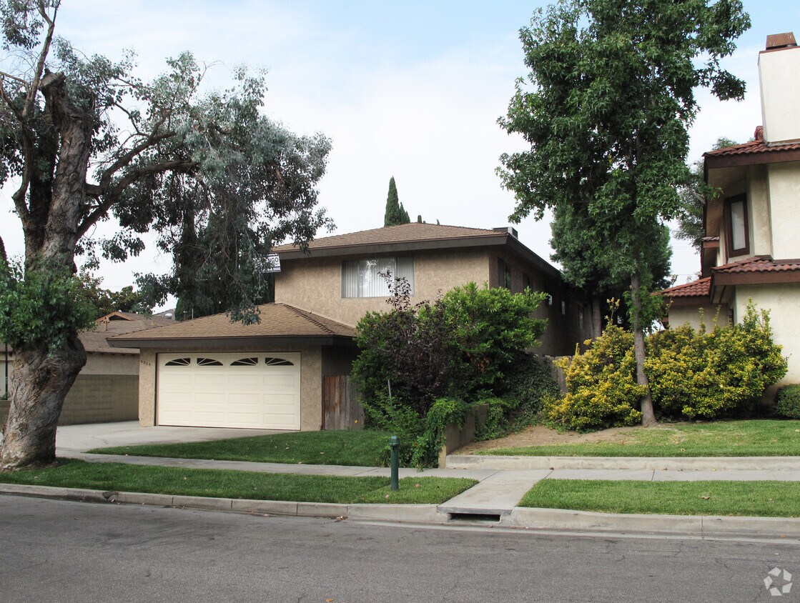 Foto del edificio - 6029 Primrose Ave