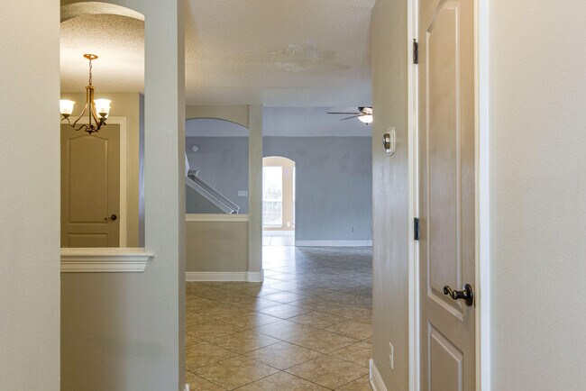 Foto del edificio - 1685 Glenwood Ct