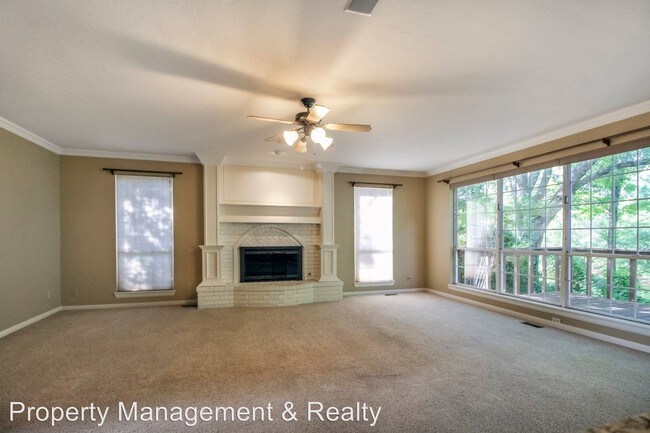Foto del edificio - 4 br, 3.5 bath House - 1116 Fox Lake Ln