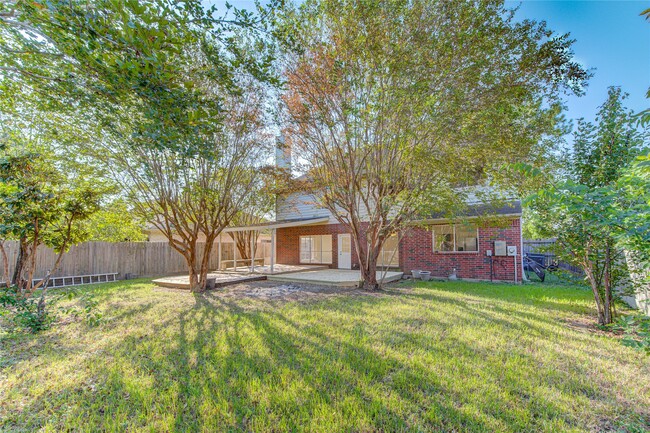 Building Photo - 13030 Richmond Ave