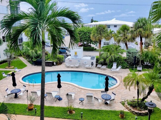 Foto del edificio - 4117 Bougainvilla Dr