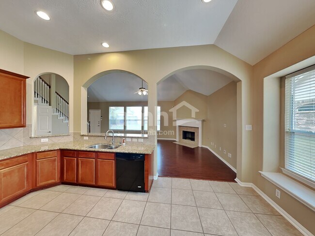 Building Photo - 25118 Auburn Terrace Dr