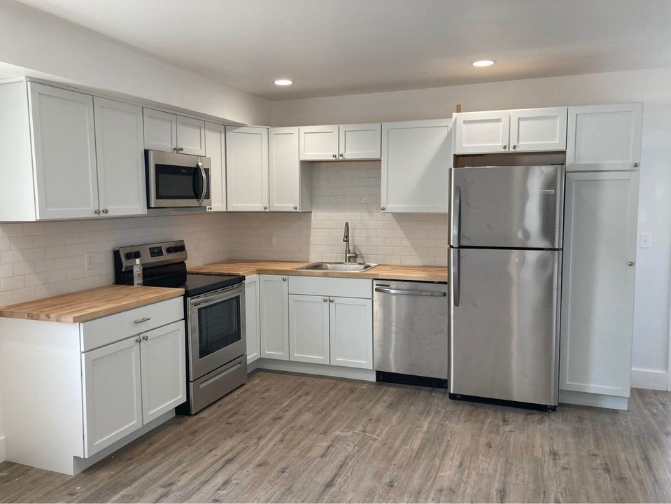 Foto principal - 104 E Maple St