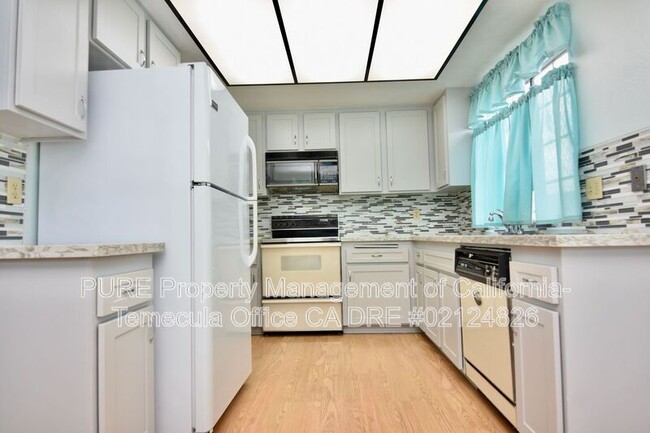 Building Photo - 488 Bancroft Glen