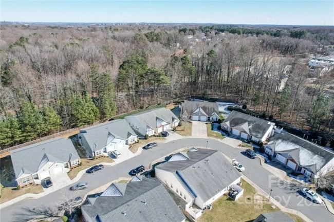 Building Photo - 5814 Bradford Lake