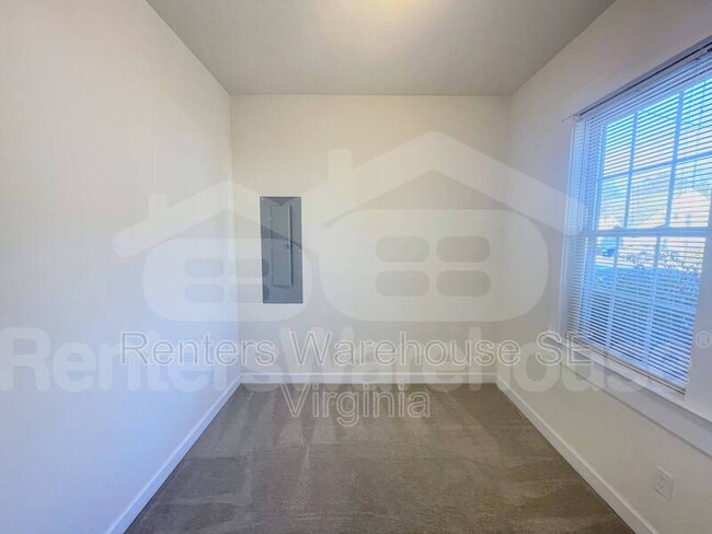 Foto del edificio - 1513 W 41st St