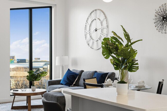 Building Photo - 282 Bremen St