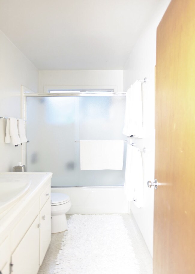 Bathroom w/ shower & tub - 434 Napa St