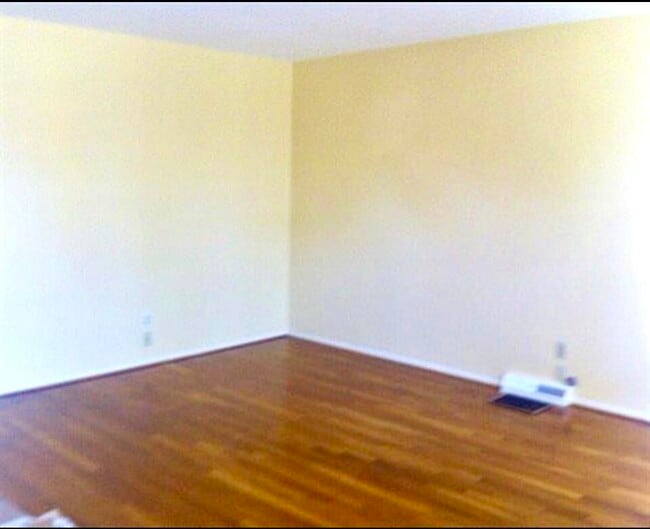 Building Photo - 531 Rogers Rd