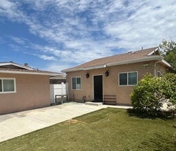 Building Photo - 1830 W Bernardy Pl