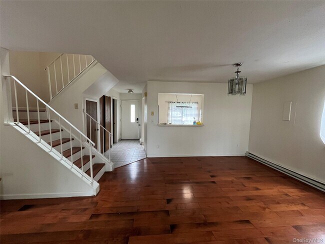 Foto del edificio - 24 Hudson Heights Dr