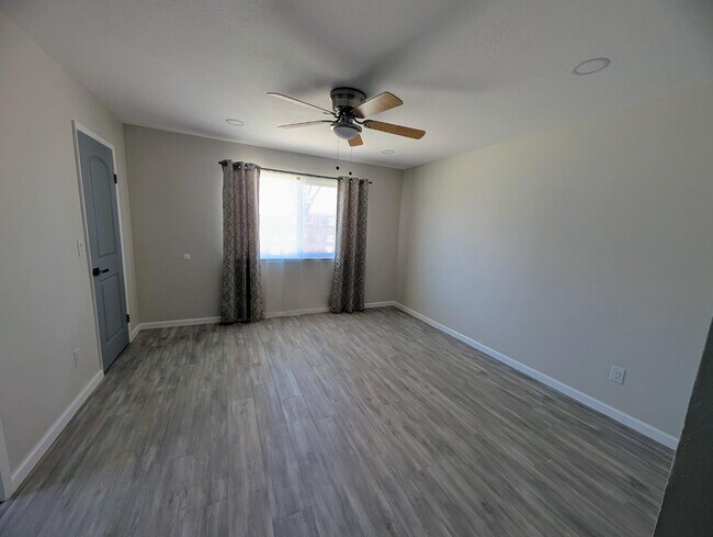Building Photo - 1385 Sprague St