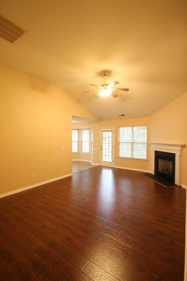 Foto del edificio - Exclusively offered by MUSE REALTY, LLC