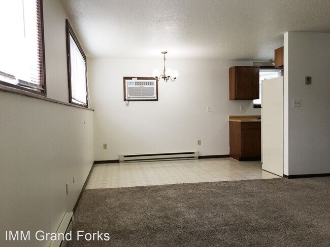 Building Photo - 3 br, 1 bath Apartment - 321 N. 50th St.