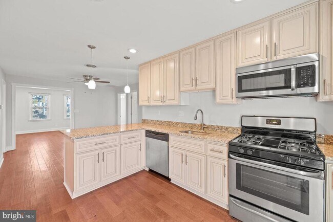 Building Photo - 6466 Loudon Ave