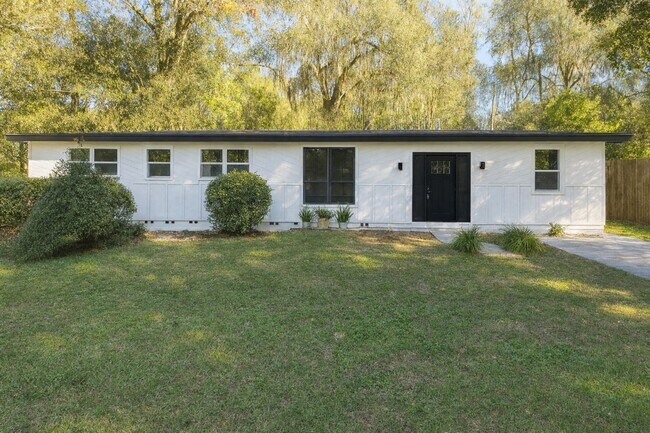 Foto del edificio - 527 NW 35th Ter