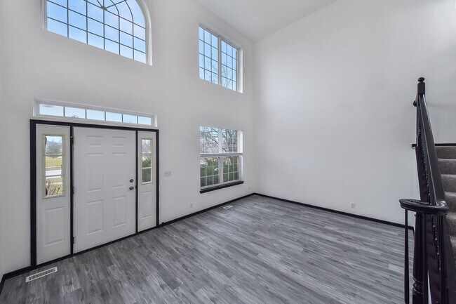 Building Photo - 730 Boyce Rd