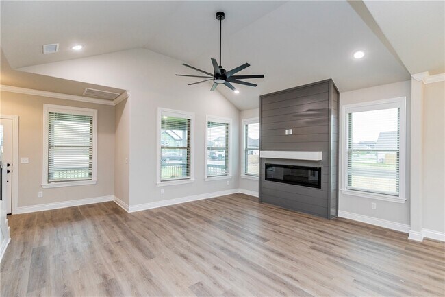 Foto del edificio - 6608 SW Orange Ave