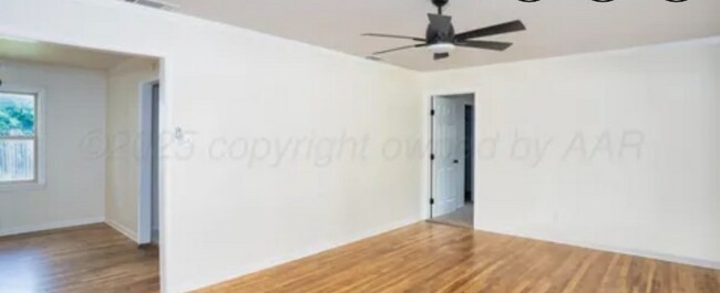 Foto del edificio - 1112 Clyde St
