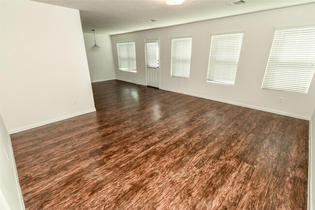 Foto del edificio - 21206 Normand Meadows Ln