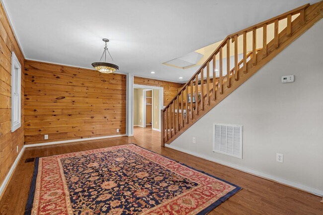 Foto del edificio - 1 Bedroom 2 Bathroom Log House in Lillington!