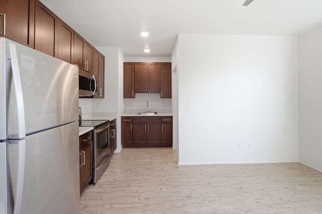 Photo - Modern Studio with Full Kitchen in Ho'opili Apartment
