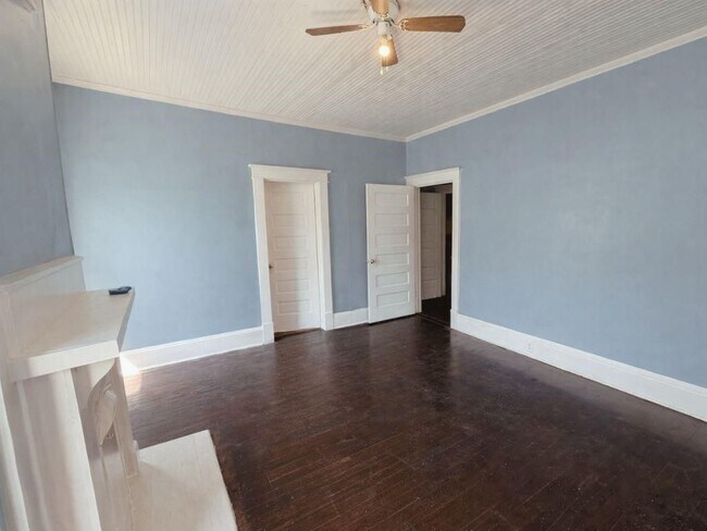 Building Photo - 1025 Hillyer Ave