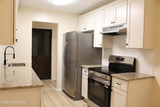 Building Photo - 7 Pine Cluster Cir