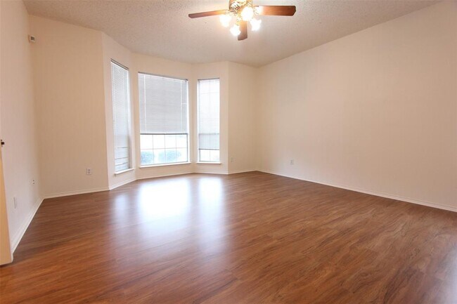 Building Photo - 6816 Catalpa Trail