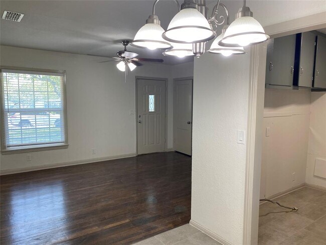 Building Photo - 3512 Bonnie Dr