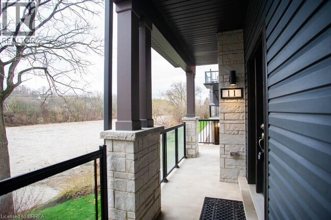 Building Photo - 2 Willow St