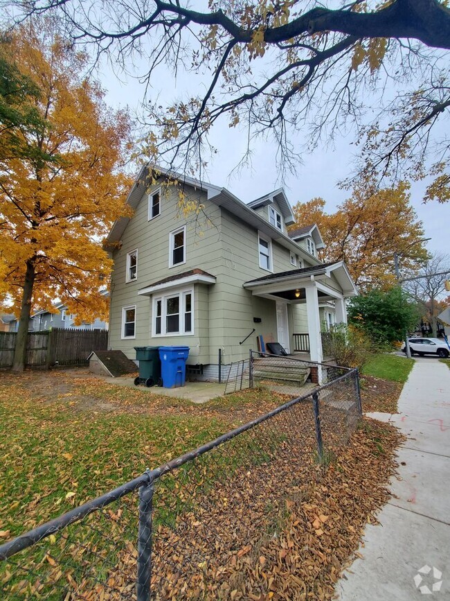 Building Photo - 4 Wyand Crescent