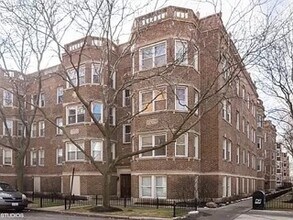 Building Photo - 6042 N Kenmore Ave