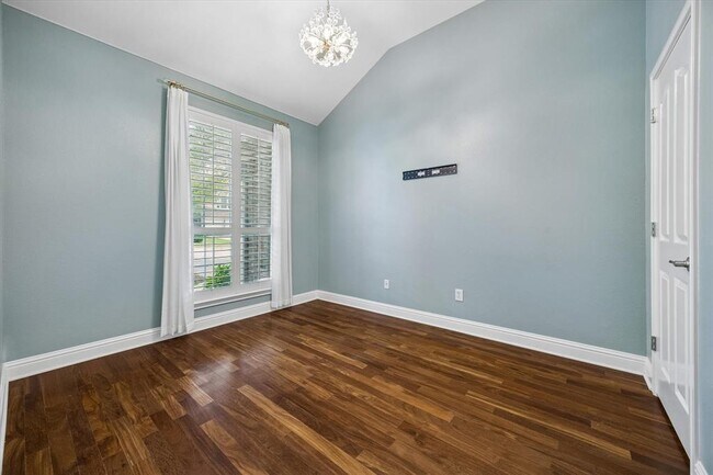 Foto del edificio - 12825 Rush Creek Ln
