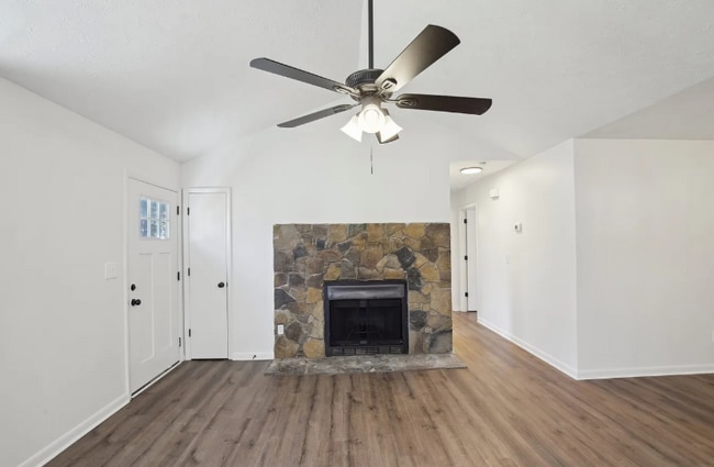 Photo - 109 Rosswood Dr House