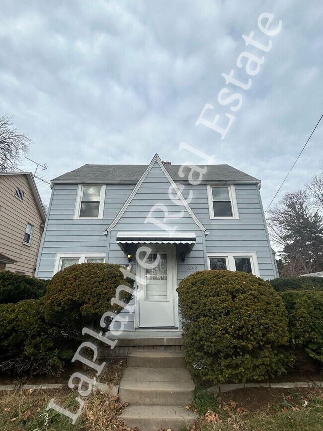 Foto del edificio - Cozy 3-Bedroom Home in West Toledo