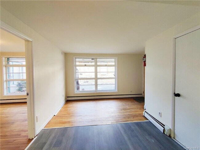Building Photo - 87 Vineyard Ave