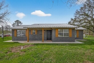 Building Photo - 25409 Pebble Dr