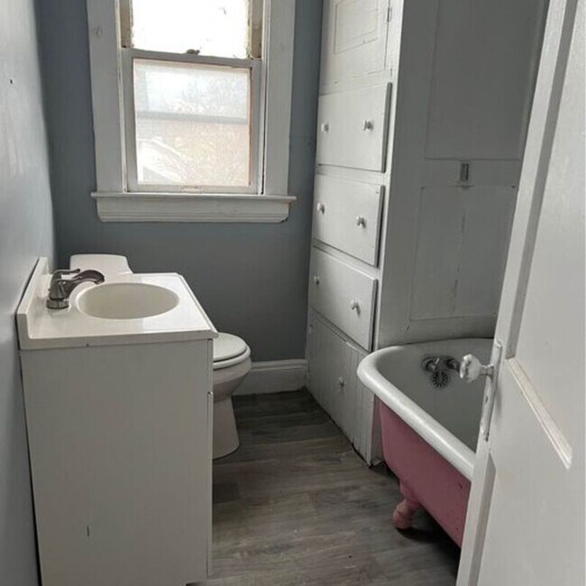 Foto del edificio - 3196 E 134th St