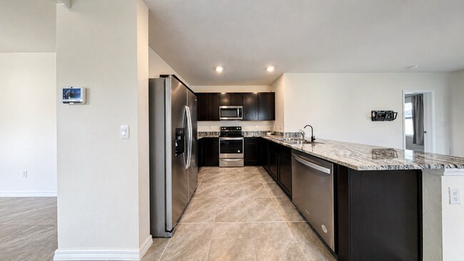 Foto del edificio - 5699 Chorleywood Ln