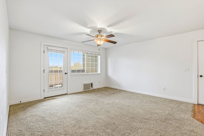 Building Photo - 2222 Baxter Ln
