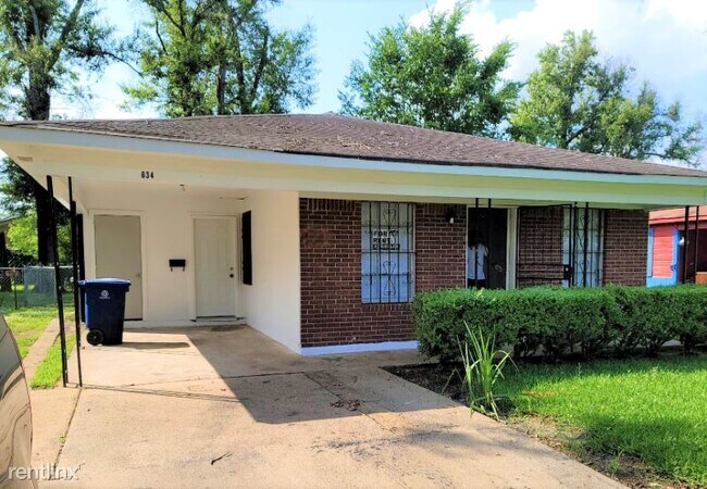 Building Photo - 3 br, 1 bath House - 634 Terrell Dr