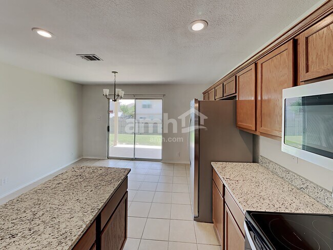 Foto del edificio - 748 McCulloch Glenn