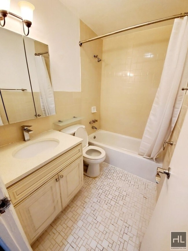Building Photo - 110-41 62 DRIVE