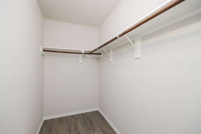 Foto del edificio - 4910 Sweet Chestnut Ln